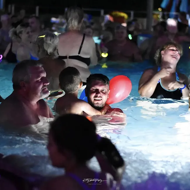 Éjjeli fürdőzés 2025.7.19