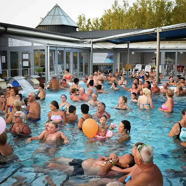 Éjjeli fürdőzés 2025.7.19